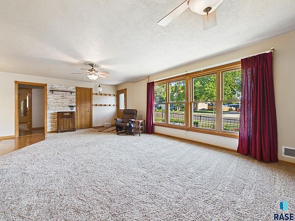 2nd image of 5009 W 37th St