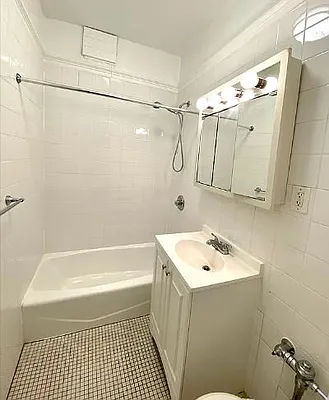 Rented by Corcoran | media 17