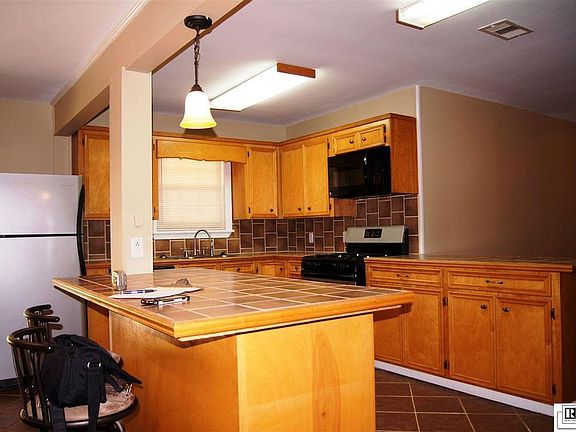 4th image of 125 Parkdale Dr