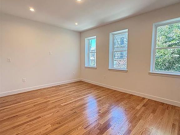 5th image of 3409 29th St