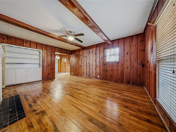4th image of 225 Glendale Dr