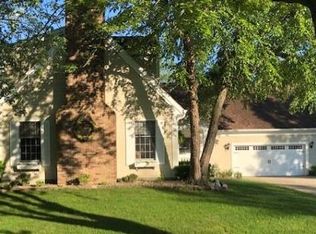 2614 Krishire Dr, Charleston, IL 61920