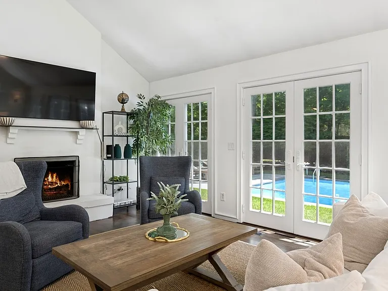 71 Cove Hollow Rd — Photo 5