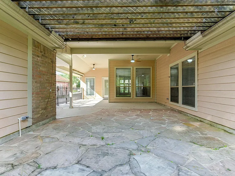 28527 Connordale Ln — Photo 32