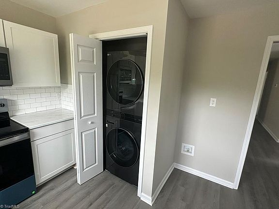 4th image of 714 Logan St