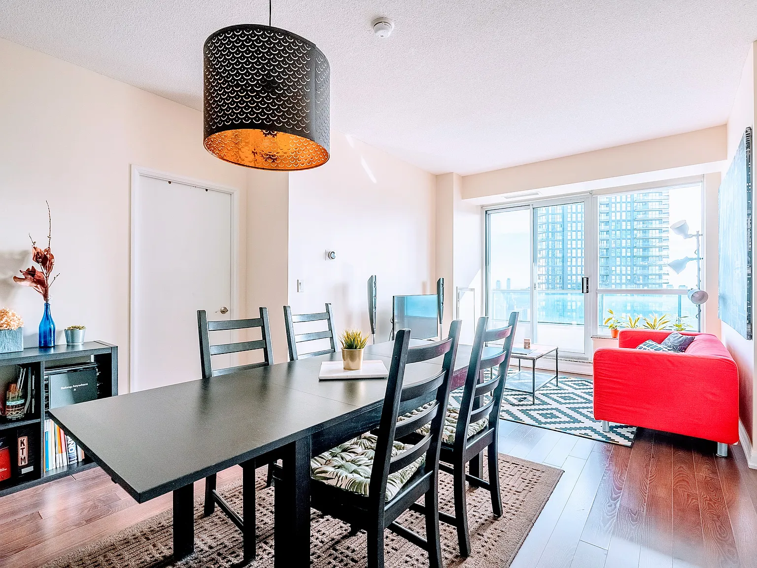 2 bed, 900 sqft, $3,200 — Photo 4