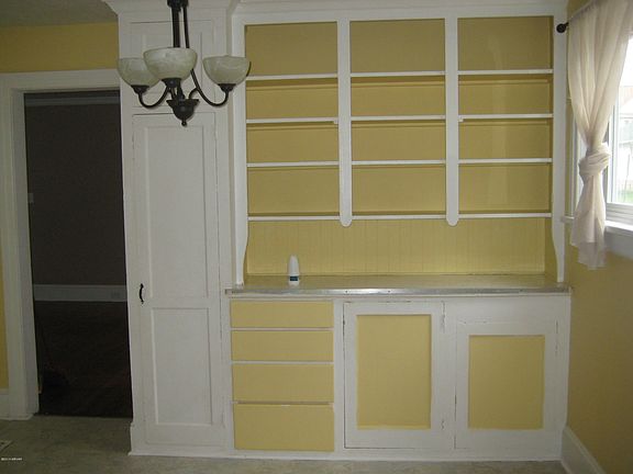 5th image of 364 Percy St S