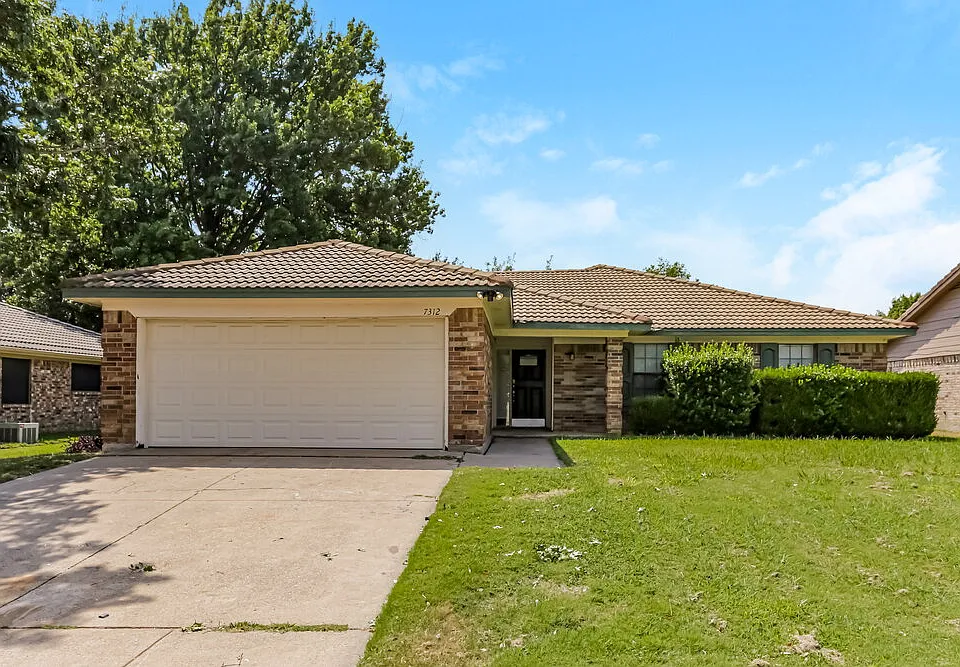 7312 Meadow Creek Dr