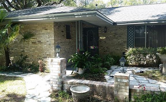5th image of 1904 Redbud Dr