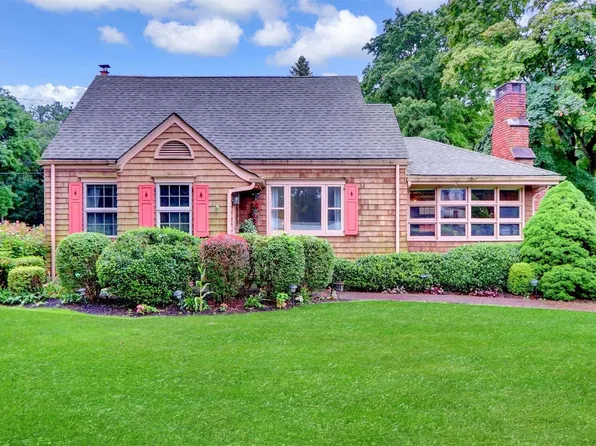 256 Waverly Avenue, Medford, NY 11763