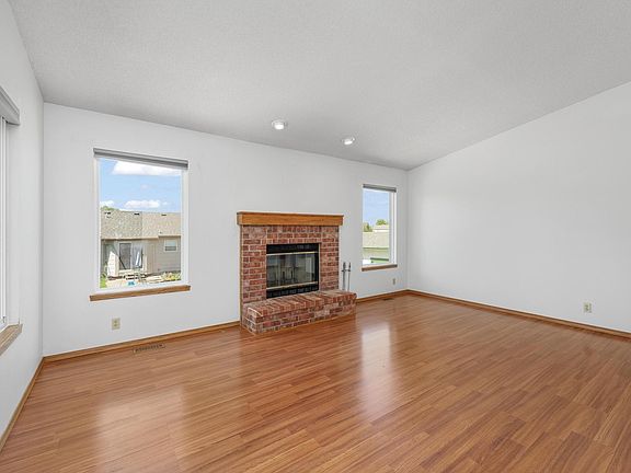 5th image of 2229 S Prescott Ct