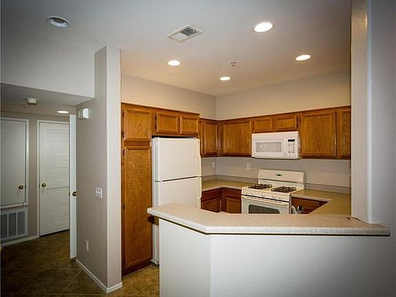 4th image of 26308 Arboretum Way #D9874