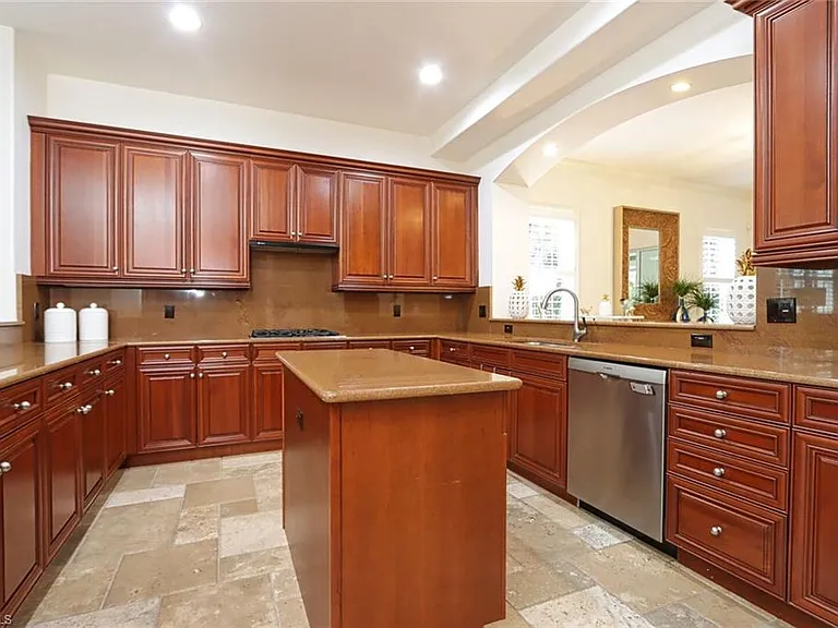 2868 Tiburon Blvd E #102 — Photo 9