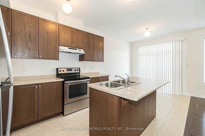 Markham Townhouse for rent - 3 Bedrooms — photo 2