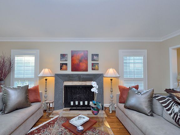 4th image of 4654 S Versailles Ave