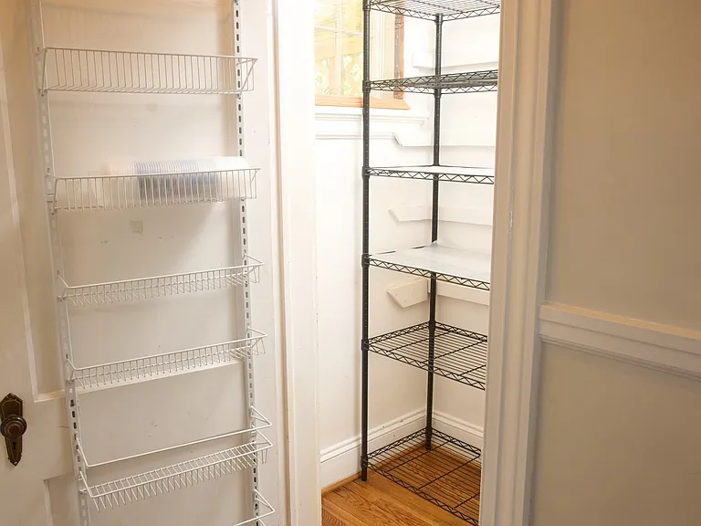 2801 Kenwood Ave — Photo 13