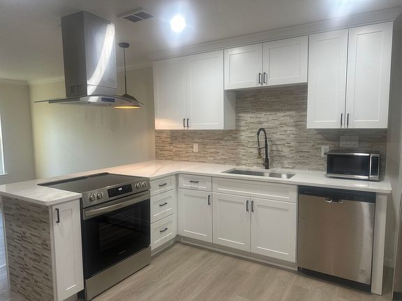 3rd image of 5260 Landry Ln