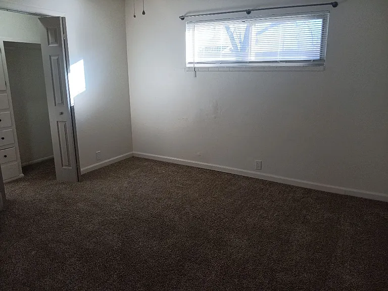 420 Rhode Island St SE — Photo 10