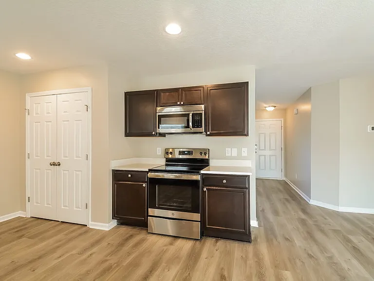 138 Johnston Farms Dr — Photo 5