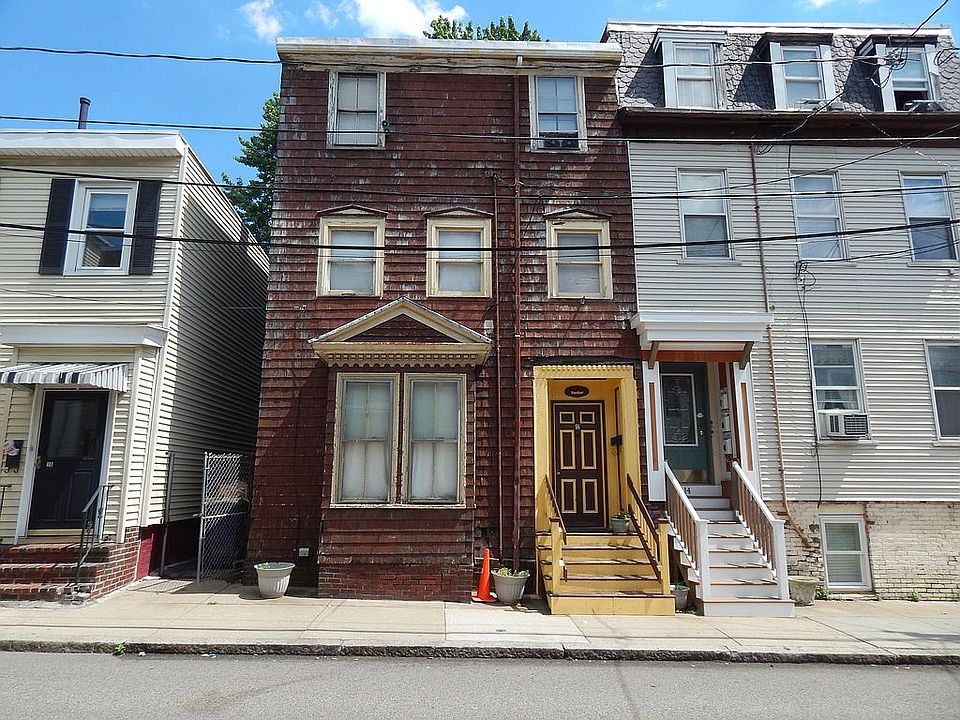 2nd image of 12 Loring St