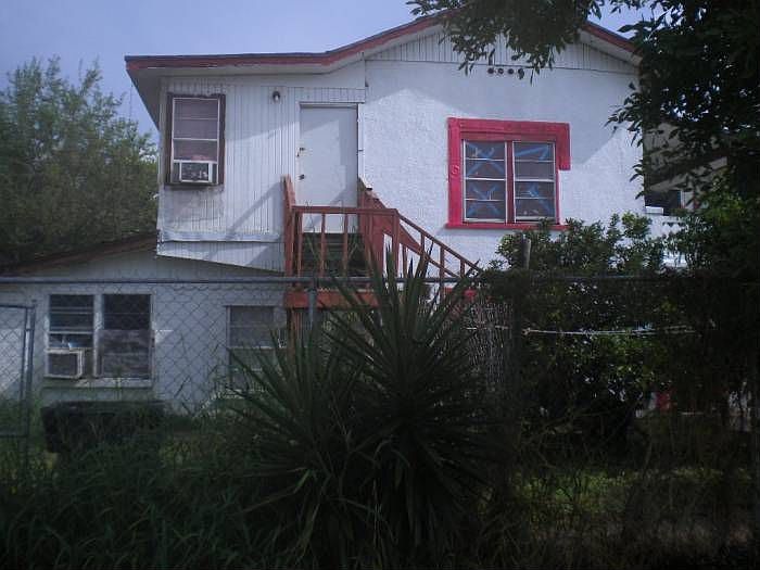 2nd image of 1413 Davenport St