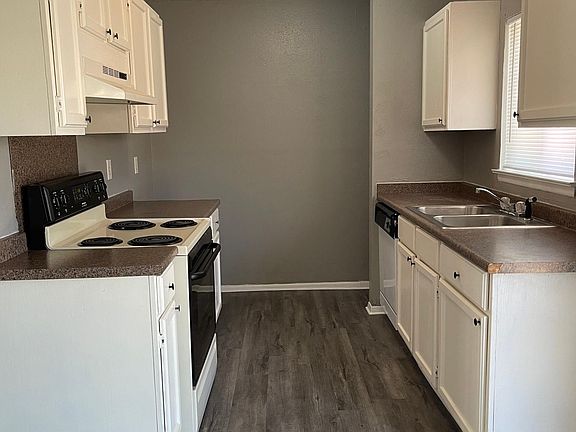 4th image of 2923 Keslake St