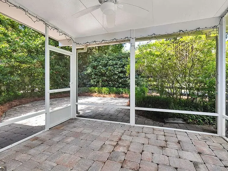 203 Grand Oaks Cir — Photo 12