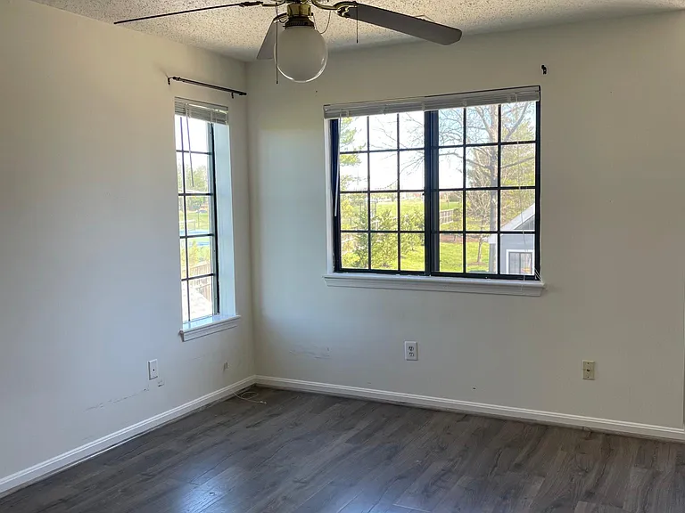 7000 Irwell Ln #11C — Photo 4