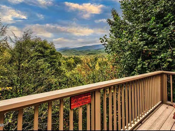 2nd image of 3607 Birdie Ln
