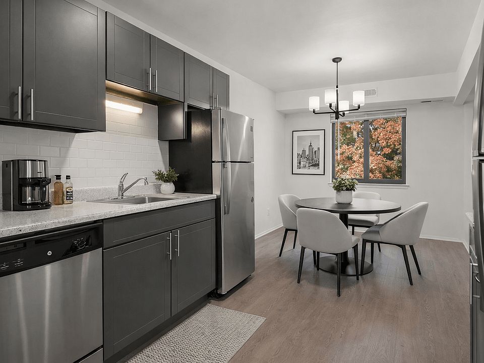 1st image of 1387 E Larned St #449103R