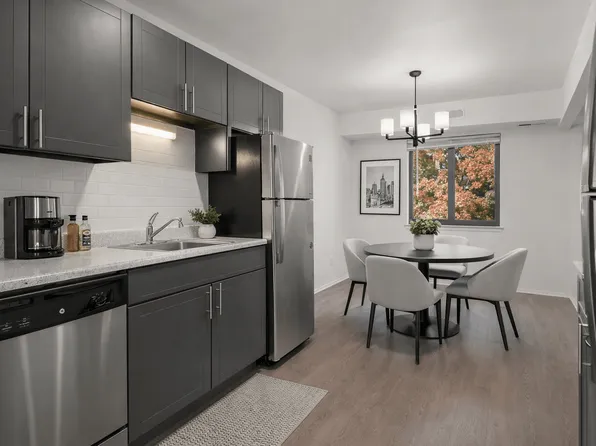 Lafayette Park Place - Detroit, MI