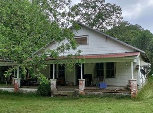 989 S Pond St, Toccoa, GA 30577