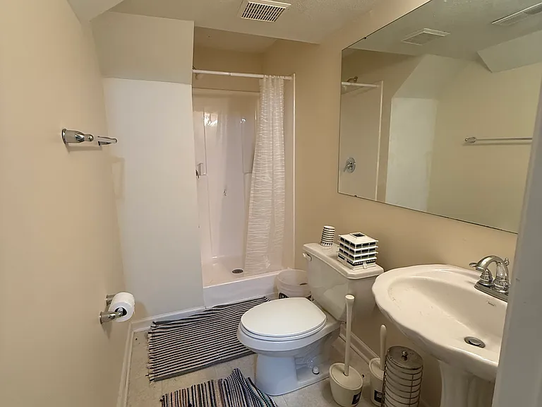 130 Nottingham Dr — Photo 15