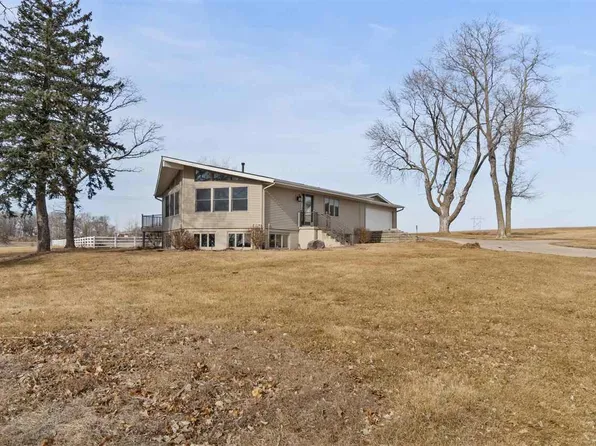 4860 American Legion Rd SE, Iowa City, IA 52240