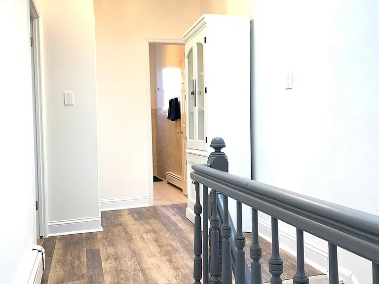2428 Cambreleng Ave — Photo 37