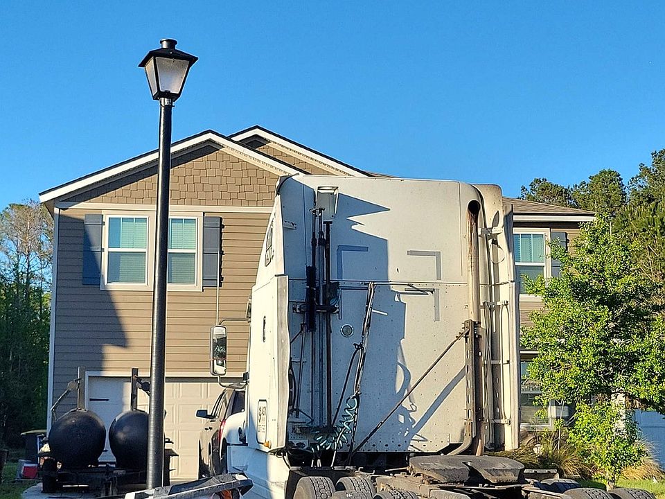 2nd image of 2465 Sotterley Ln