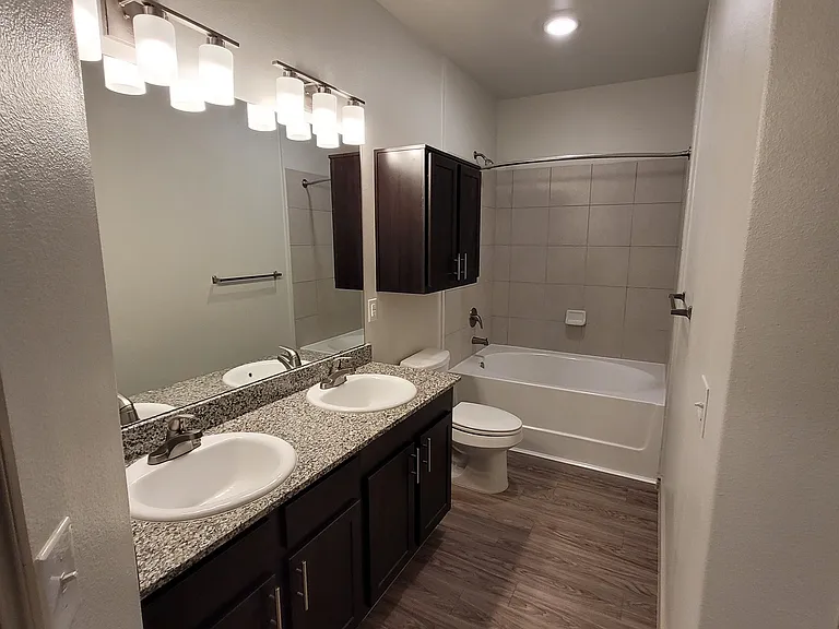 Bella Palazzo Luxury Apartment Community — Photo 65
