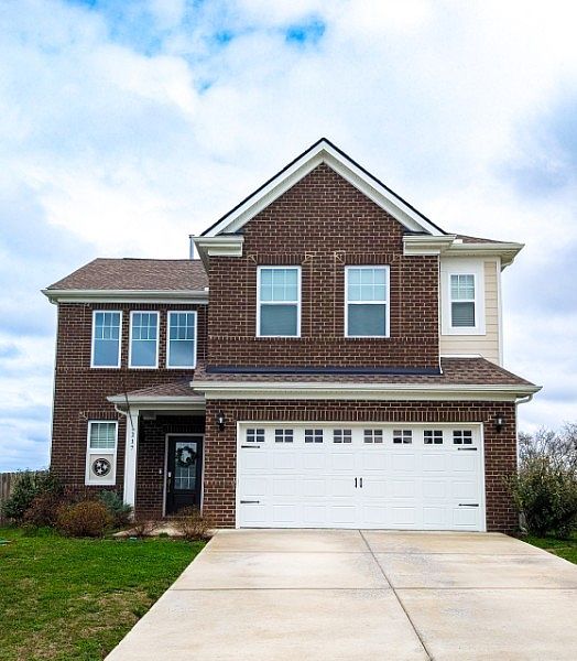 1st image of 217 Goldfinch Rd