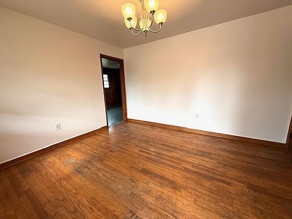 4th image of 501 Corning St