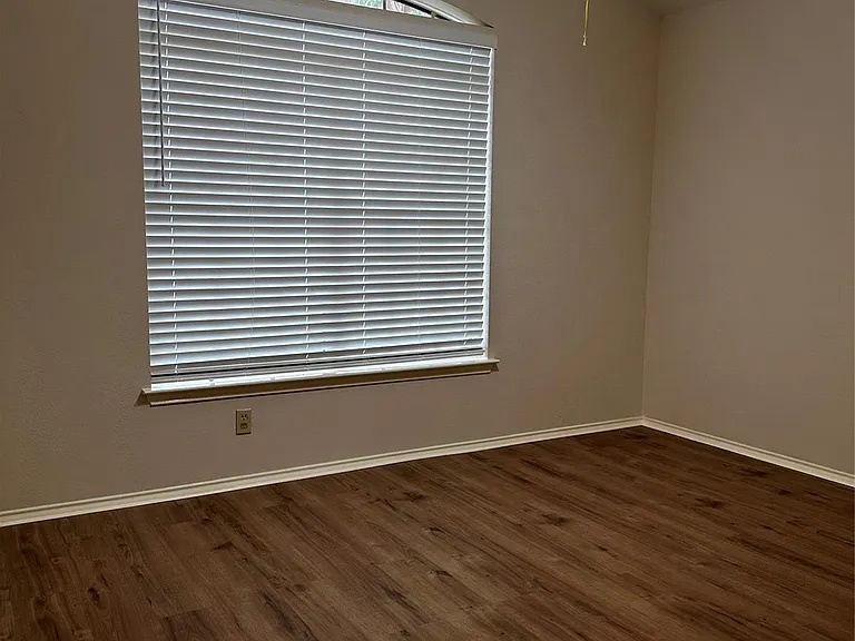 8007 Bounty Trl — Photo 29