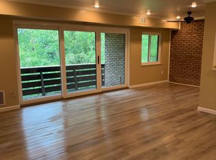 6113 Sanlin Dr, Coraopolis, PA 15108