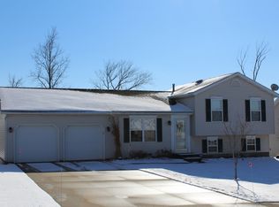 2901 Valley View Cir, Erie, PA 16509