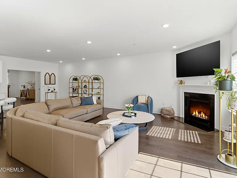 1402 Journey Ave — Photo 7