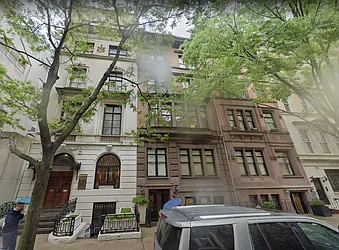 18 East 77th Street in Lenox Hill
