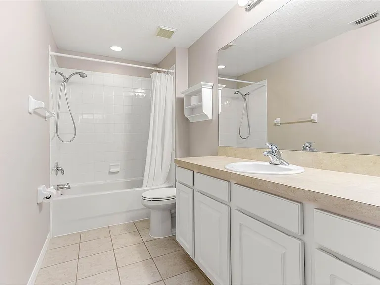 3326 Covered Bridge Dr W — Photo 36