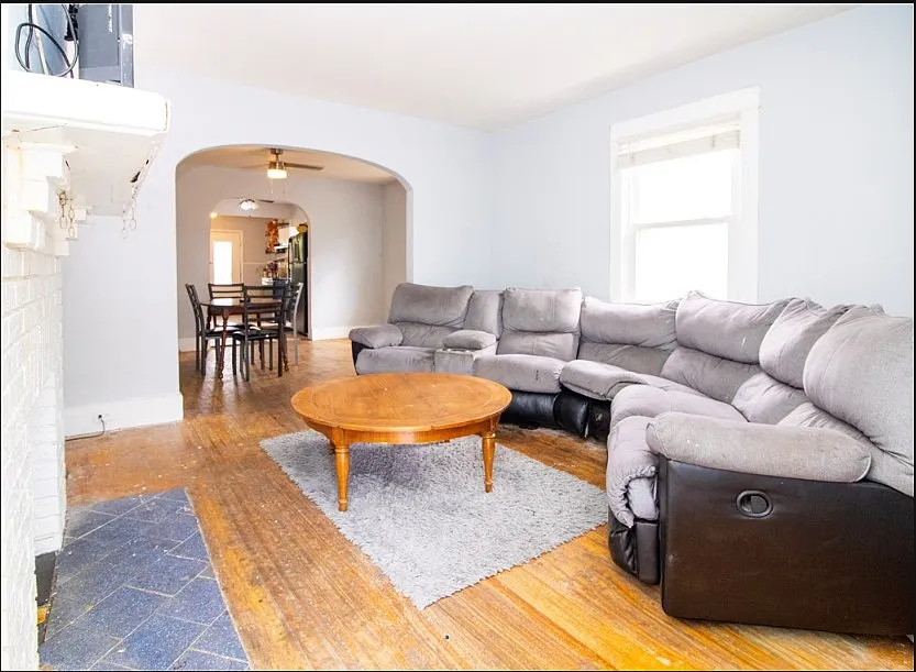 2 bed, 1016 sqft, $1,200 — Photo 3