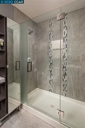3787 Bayview Cir Photo 1