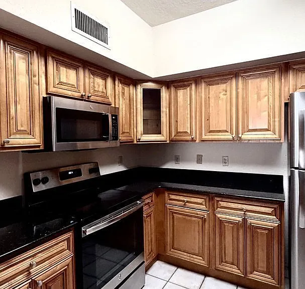 832 Camargo Way #307 — Photo 2