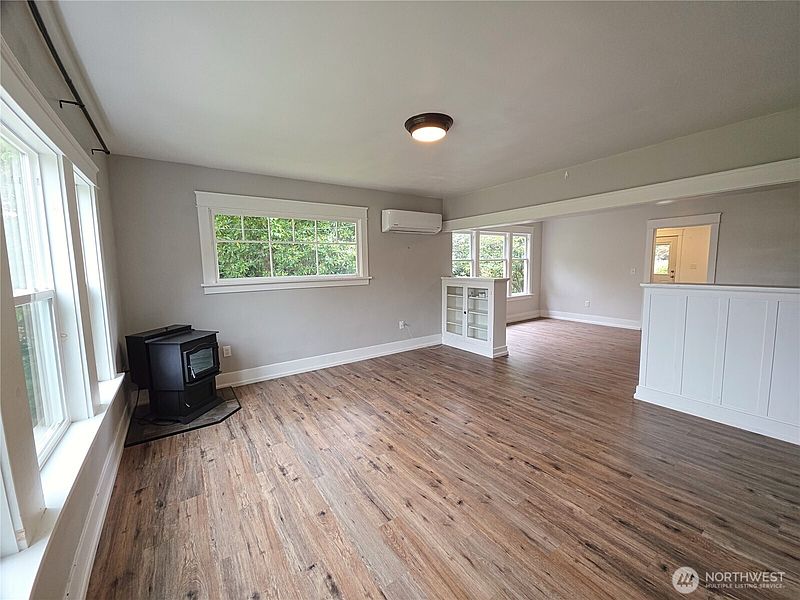 5th image of 1002 Tecumseh Street