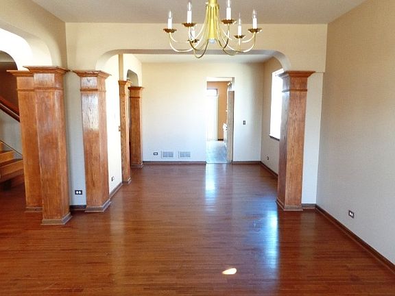 3rd image of 623 Northgate Ln